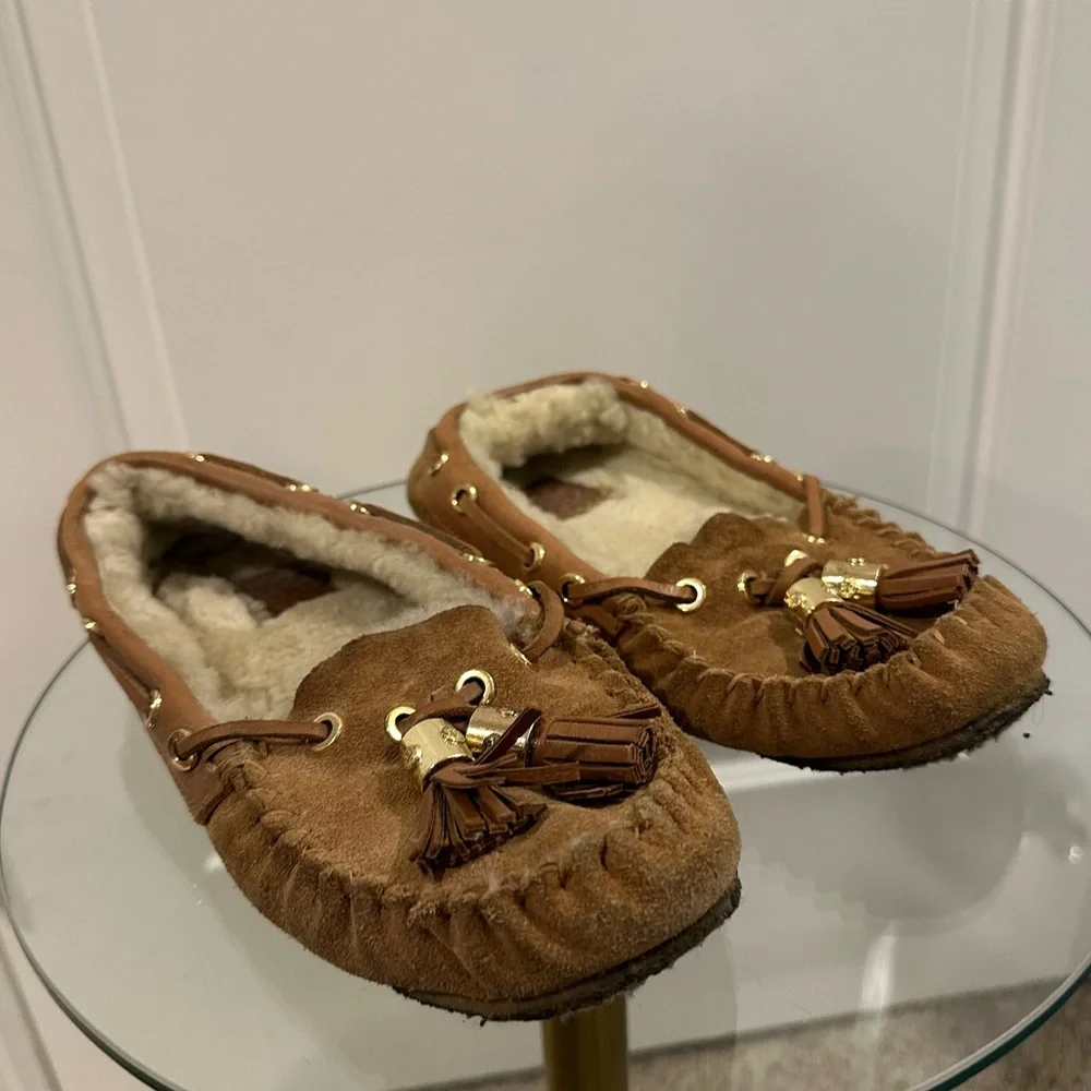 Tory Burch Dee Dee Suede & Shearling Moccasin Slippers in Chestnut Brown